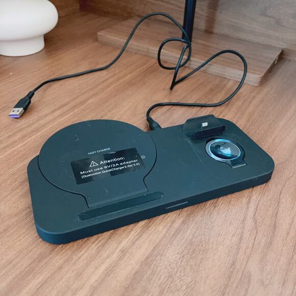 3 in 1 Fast Charging Station (Black) - Picture 4 of 5